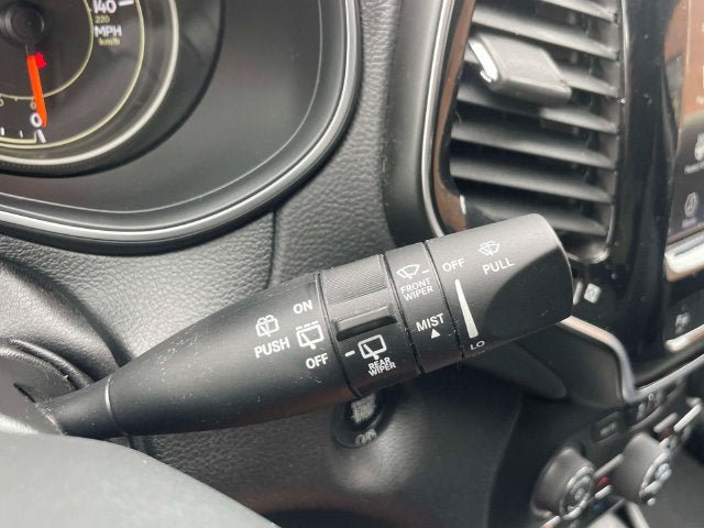 Used 2021 Jeep Cherokee Limited w/ Trailer Tow Group AWD/4WD image 24