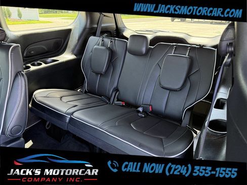 Used 2026 Chrysler Pacifica Limited FWD image 29