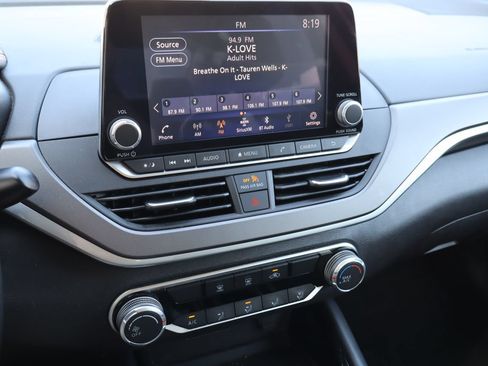 Used 2025 Nissan Altima 2.5 SR FWD image 6