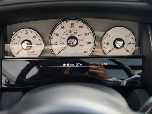 Used 2014 Rolls-Royce Ghost image 16