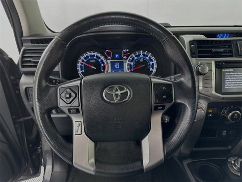 Used 2019 Toyota 4Runner SR5 Premium image 12