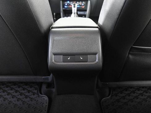 Used 2025 Volkswagen Jetta SEL FWD image 21