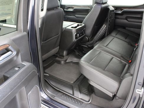 Used 2023 GMC Sierra 1500 SLT AWD/4WD image 31