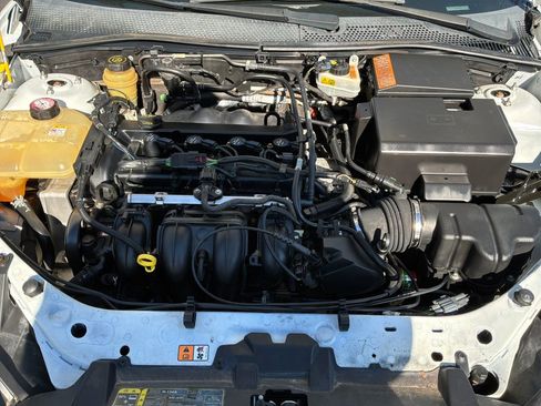 Used 2005 Ford Focus ZX4 Sedan image 26