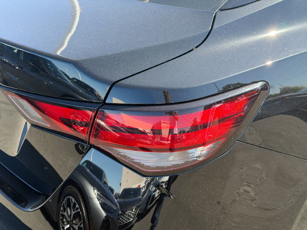 Used 2025 Nissan Sentra SV FWD image 6