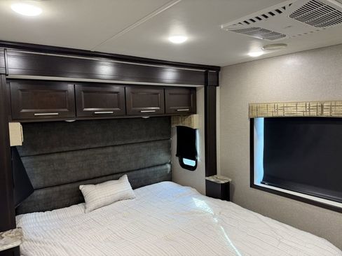 Used 2018 RAM 5500 SLT w/ Quick Order Package 29G SLT image 79