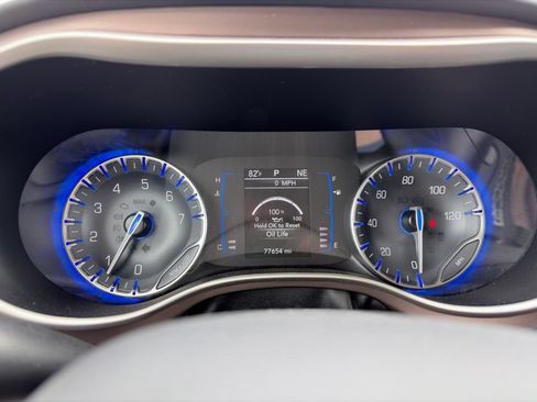Used 2023 Chrysler Voyager LX FWD image 17
