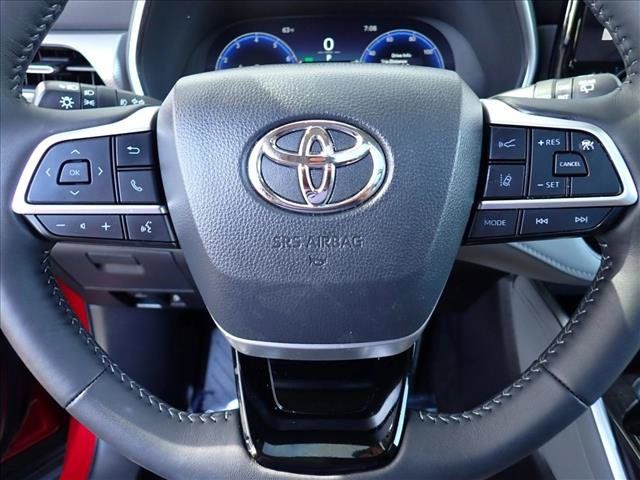 Certified 2026 Toyota Highlander Platinum AWD/4WD image 20