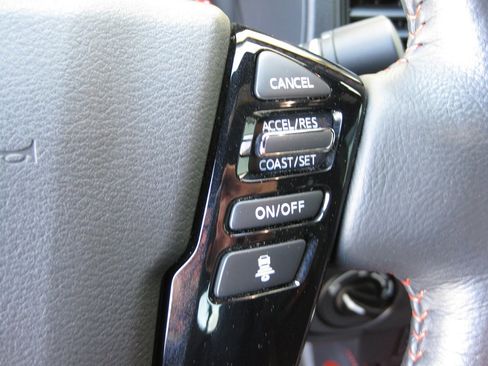 Used 2023 Nissan Frontier PRO-4X w/ Pro-4X Premium Package image 19