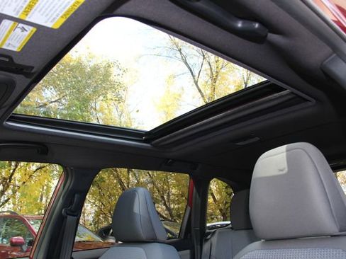 Used 2025 Subaru Forester Premium image 16