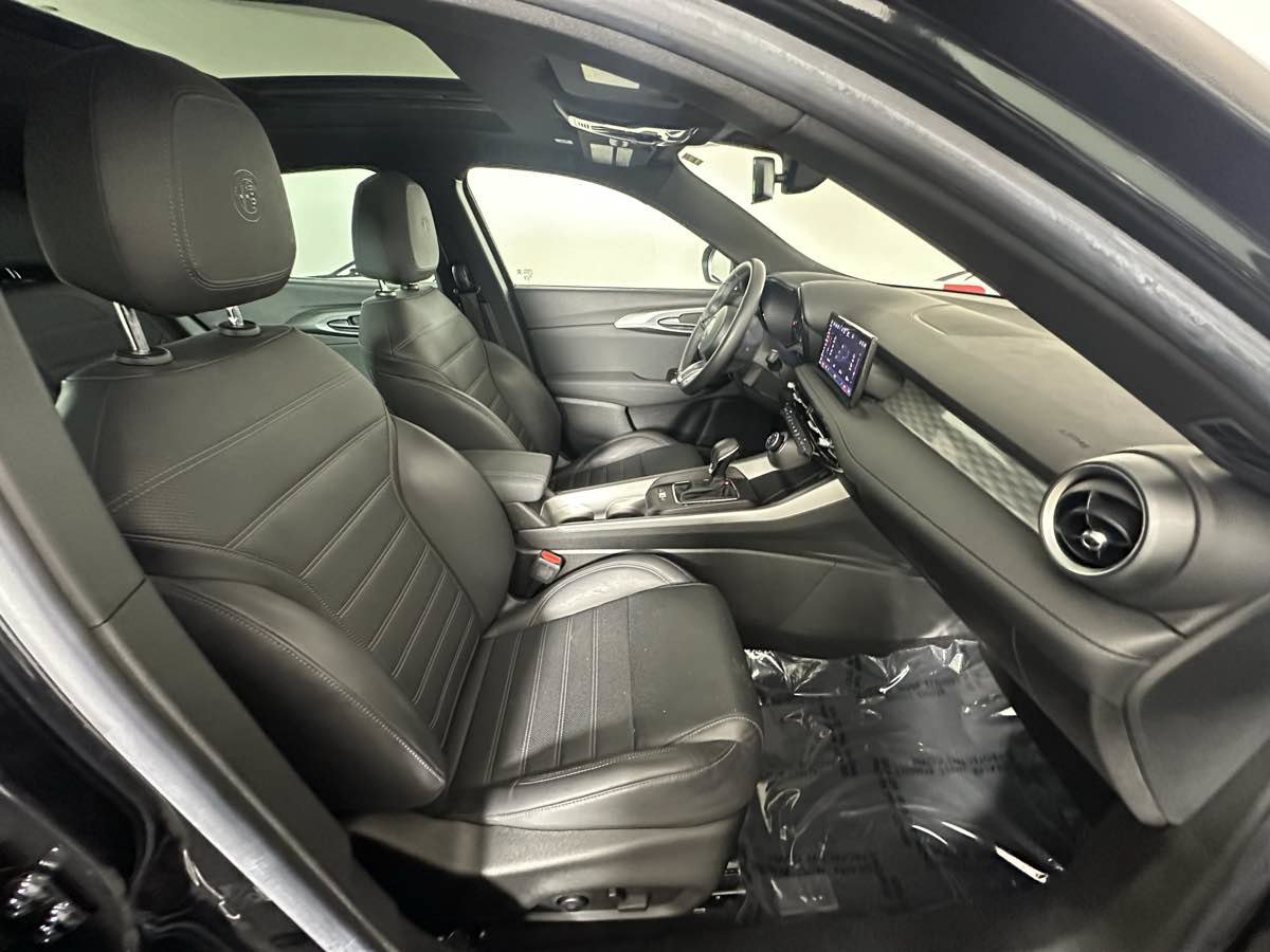 Used 2024 Alfa Romeo Tonale Ti AWD/4WD image 26