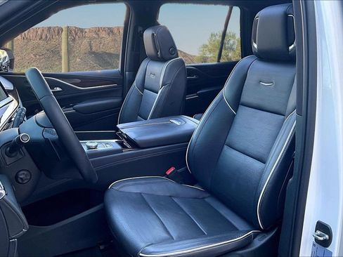 Used 2022 Cadillac Escalade Premium Luxury AWD/4WD image 27