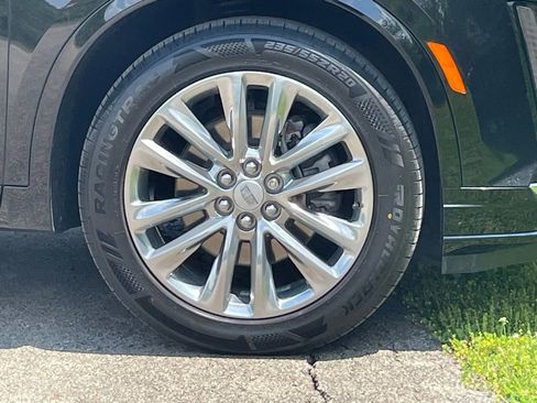 Certified 2024 Cadillac XT6 Premium Luxury w/ LPO, Floor Liner Package AWD/4WD image 9