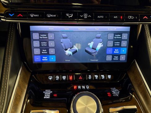 Used 2024 Jeep Grand Wagoneer L 4WD image 19