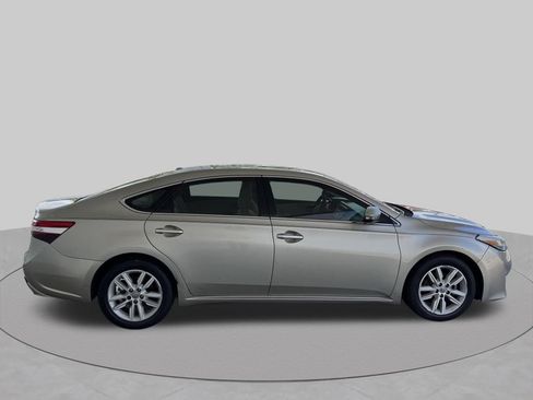 Used 2015 Toyota Avalon XLE Premium FWD image 6