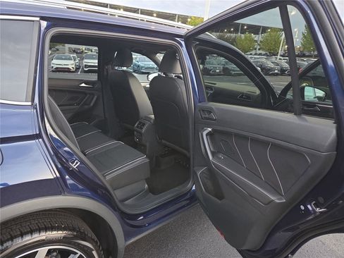 Used 2024 Volkswagen Tiguan SEL R-Line image 32