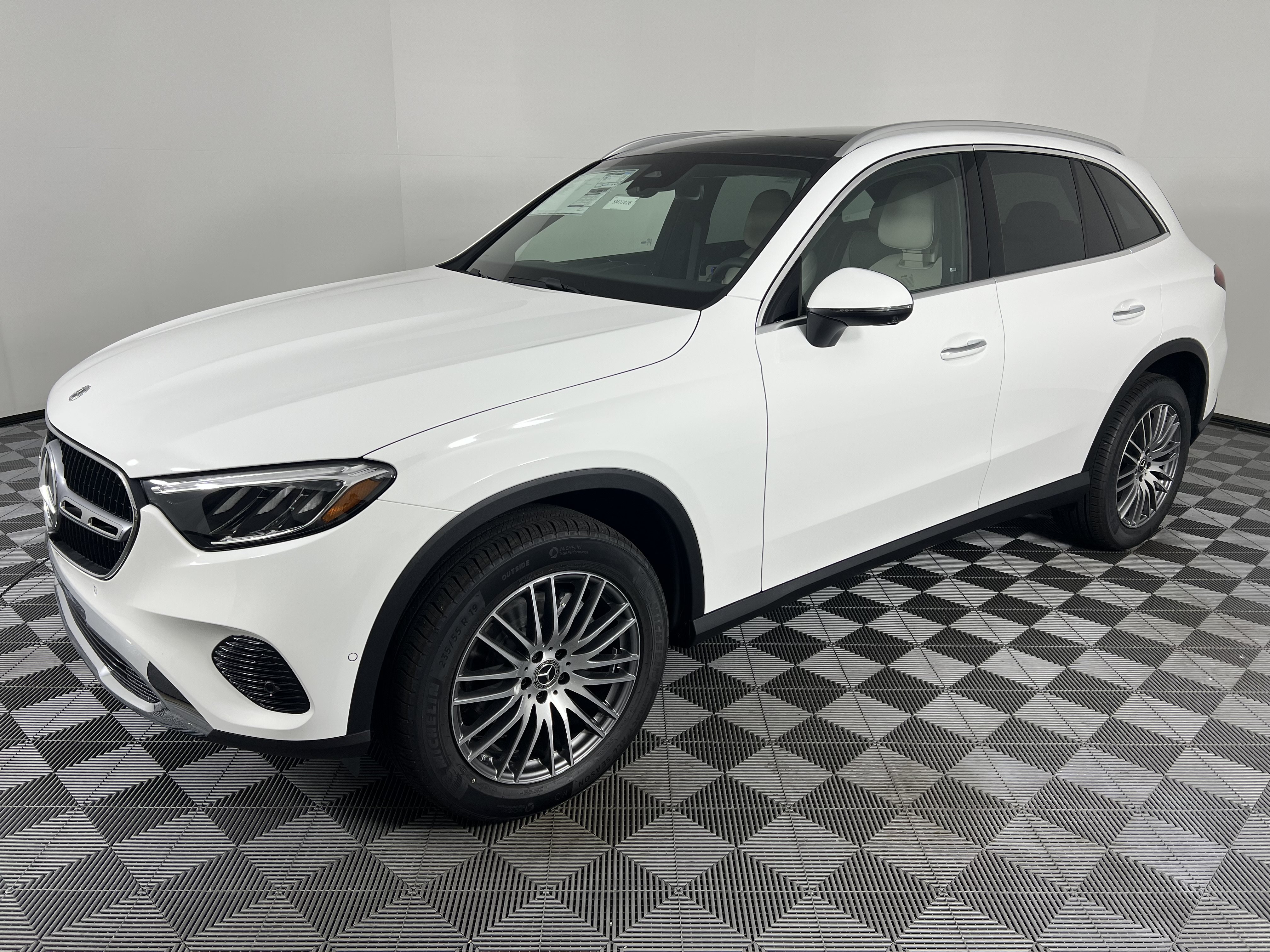 New 2027 Mercedes-Benz GLC 300 4MATIC image 8