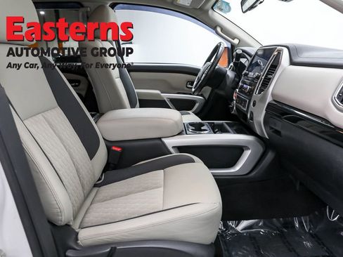 Used 2020 Nissan Titan SV w/ SV Convenience Package image 26