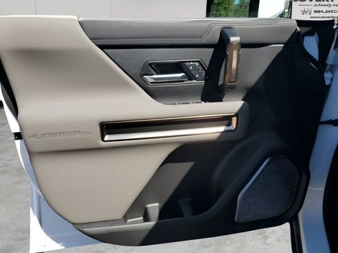 New 2025 GMC Hummer EV 2X image 26