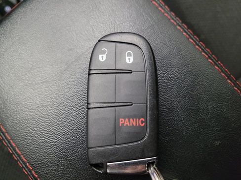 Used 2021 Jeep Compass Trailhawk AWD/4WD image 32