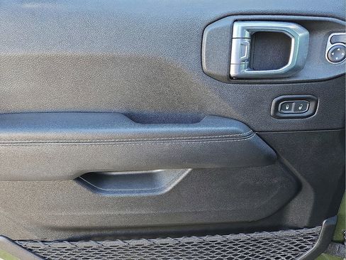 Used 2021 Jeep Wrangler Unlimited Sahara image 20