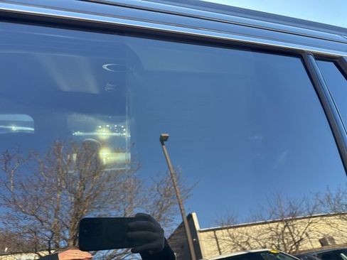 Used 2020 GMC Yukon SLE w/ SLE Value Package image 15