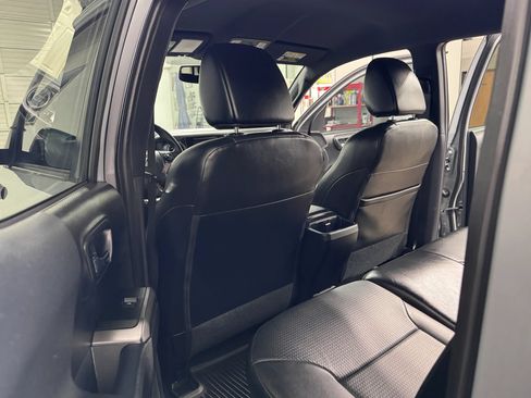 Used 2017 Toyota Tacoma TRD Pro AWD/4WD image 21