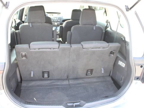 Used 2012 MAZDA MAZDA5 Touring w/ Moonroof & Audio Pkg image 22