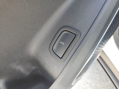 Certified 2025 GMC Acadia Elevation image 15