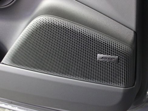 Used 2025 Porsche Macan Electric image 17