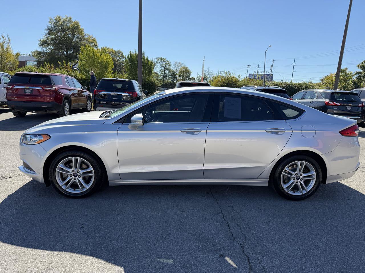 Used 2018 Ford Fusion SE FWD image 6