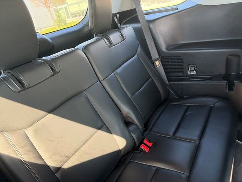 Used 2022 Ford Explorer XLT w/ Equipment Group 202A image 33