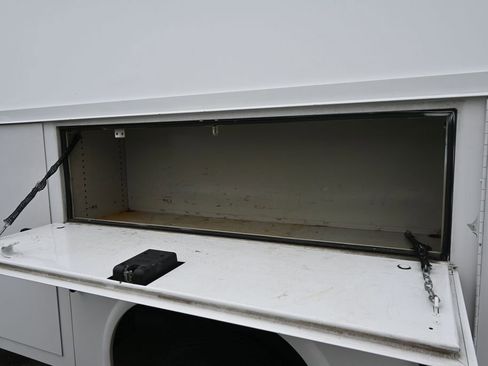 Used 2017 Chevrolet Express 3500 RWD image 7