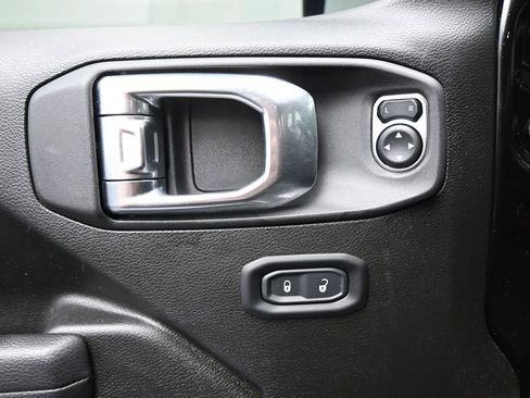 Used 2025 Jeep Wrangler Sport AWD/4WD image 11