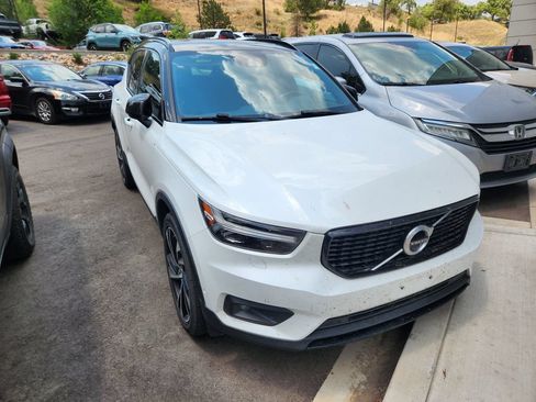 Used 2021 Volvo XC40 T5 R-Design w/ Advanced Package AWD/4WD image 3