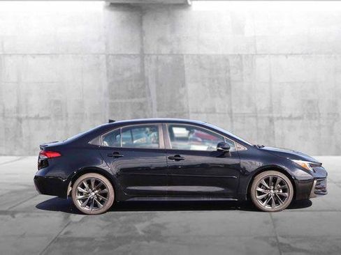 Used 2024 Toyota Corolla SE FWD image 5