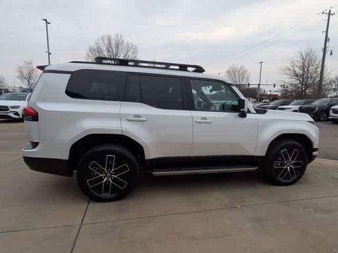 Used 2025 Lexus GX 550 w/ Accessory Package (2T) image 10