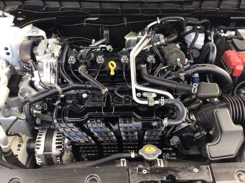 Used 2024 Nissan Altima 2.5 SV FWD image 11