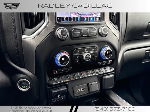 Used 2022 GMC Sierra 3500 Denali w/ Denali Black Diamond Edition image 21