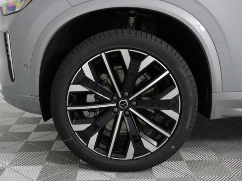 New 2025 Volvo XC90 B6 Ultra image 13