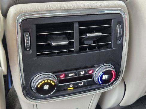 Used 2019 Lincoln Continental Reserve image 19