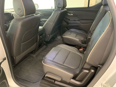 Used 2022 Chevrolet Traverse Premier w/ Redline Edition image 15