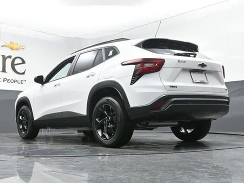 New 2026 Chevrolet Trax LT w/ Driver Confidence Package FWD image 5
