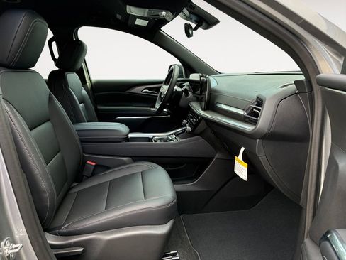 New 2026 Chevrolet Traverse LT w/ Driver Confidence Package FWD image 15