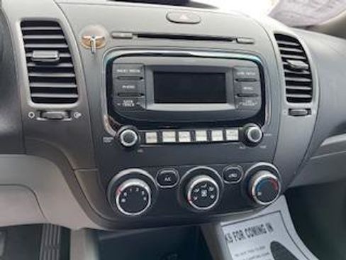 Used 2017 Kia Forte LX image 22
