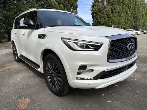 Certified 2024 INFINITI QX80 Sensory image 3
