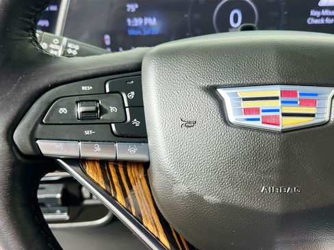 Used 2024 Cadillac Escalade Premium Luxury w/ Performance Package AWD/4WD image 18