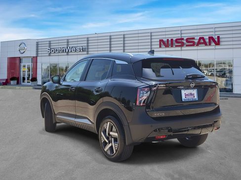New 2026 Nissan Kicks SV w/ SV Premium Package FWD image 7