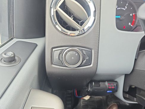 Used 2022 Ford F750 2WD Regular Cab Super Duty image 25