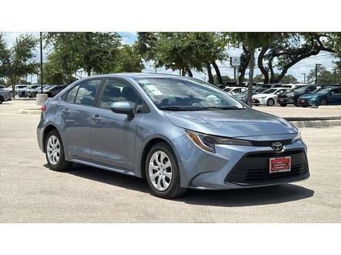 Used 2024 Toyota Corolla LE FWD image 3